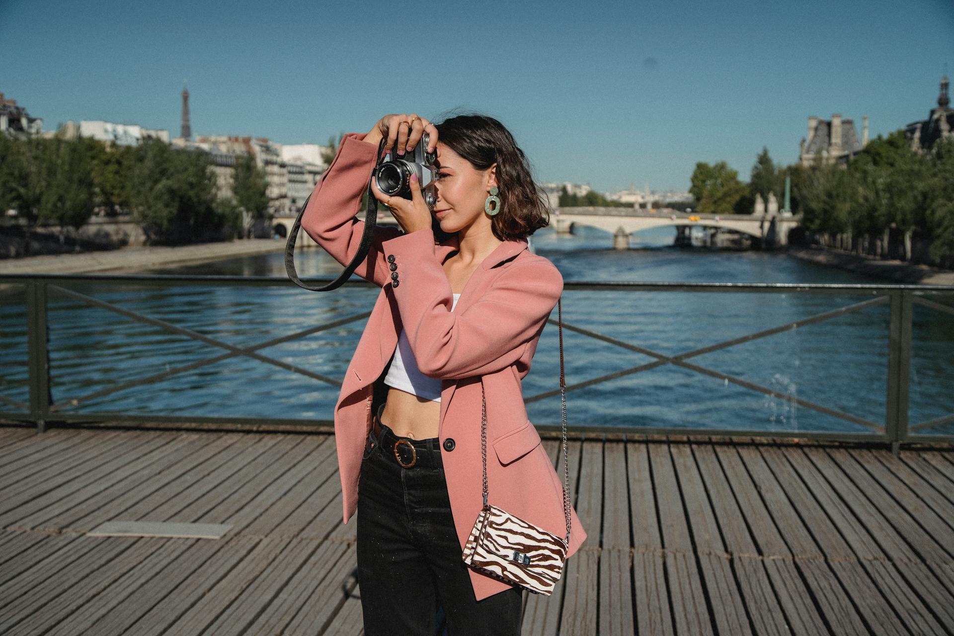 Parisian Streets: Fashion in Motion